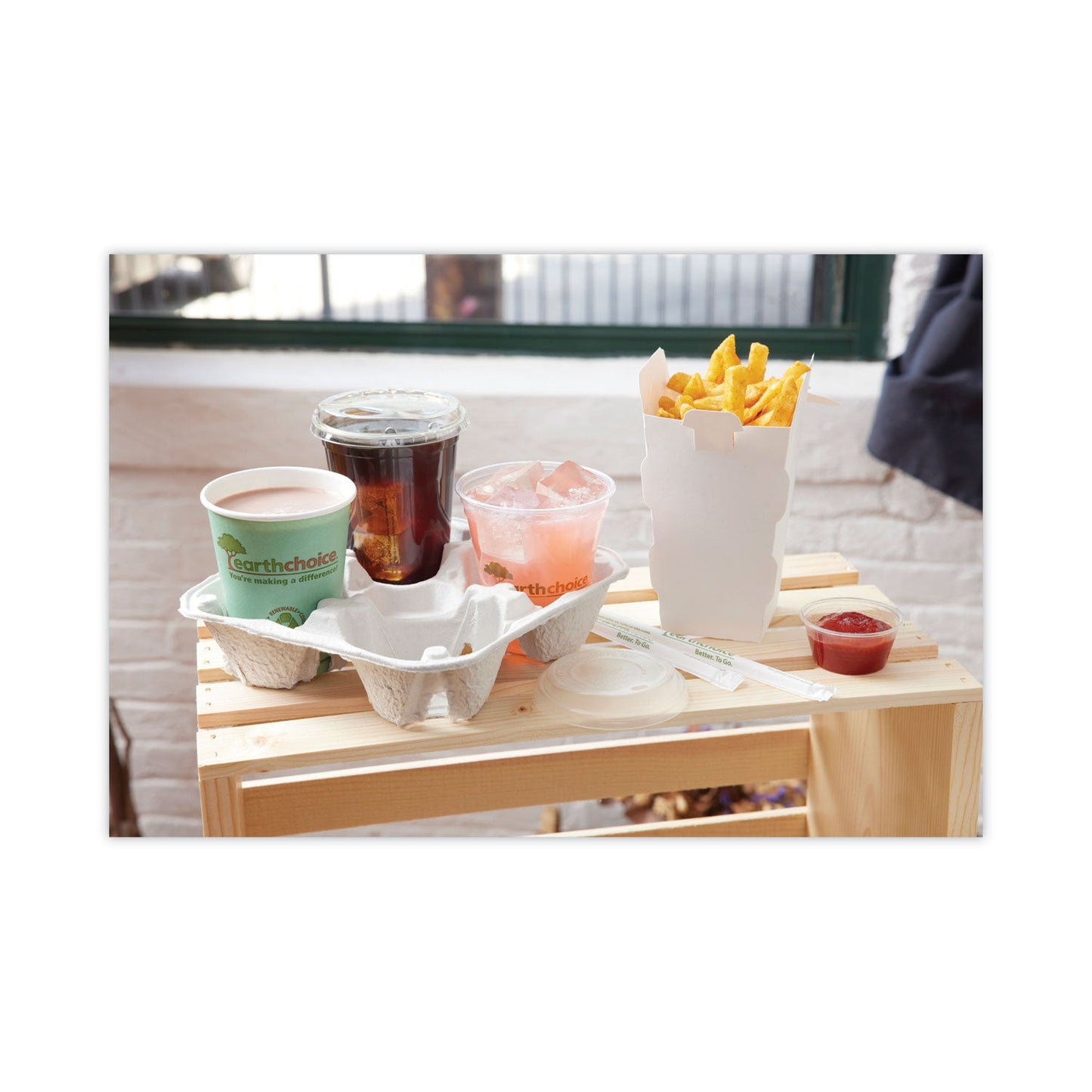 Pactiv Evergreen EarthChoice Carry-Safe Beverage Carrier, 8 oz to 32 oz, Four Cups + Food Tray, Natural, 300/Carton