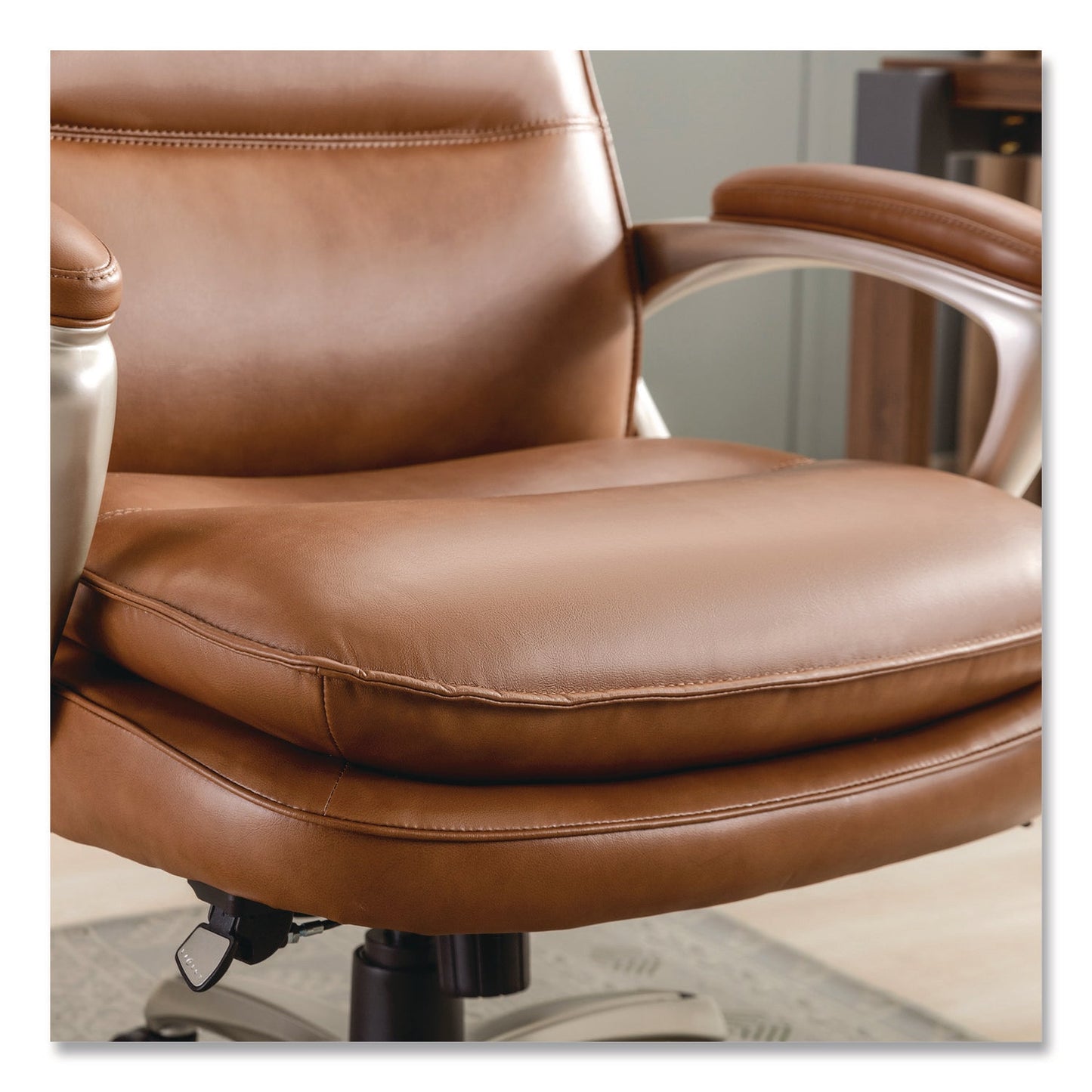 La-Z-Boy® Jenkins Executive Big and Tall Chair, Supports Up to 400 lb, 20" to 23" Seat Height, Brown Seat/Back, Silver/Black Base